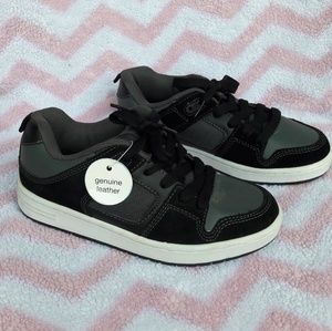 NWT Children's Place boys shoes